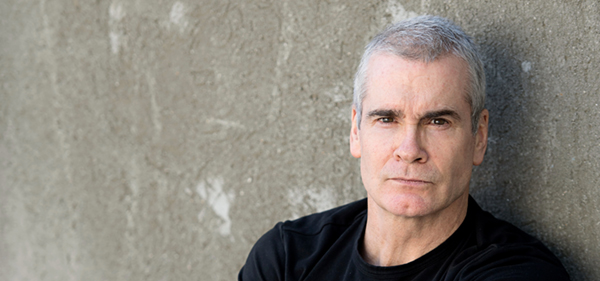 HENRY ROLLINS kommt für 5 Konzerte nach Deutschland. Am 12.12.2018 ist er im Wizemann in Stuttgart.
