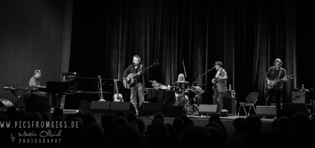Legende und Newcomer : Don McLean und Jarrod Dickenson in der Heilbronner Harmonie