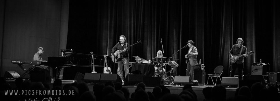 Legende und Newcomer : Don McLean und Jarrod Dickenson in der Heilbronner Harmonie