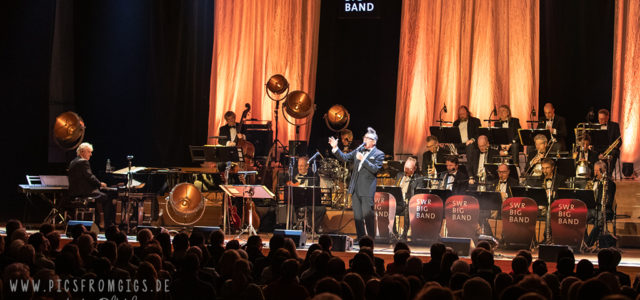 Götz Alsmann und die SWR Big Band // 19.01.2019 // Stuttgart // Liederhalle // Bericht // Bilder