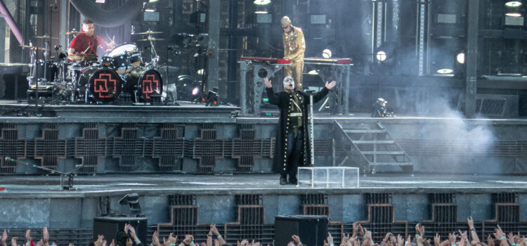 Till Lindemann kommt am 16.12.2023 in die Porsche-Arena nach Stuttgart